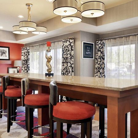 Hampton Inn Трейси Экстерьер фото