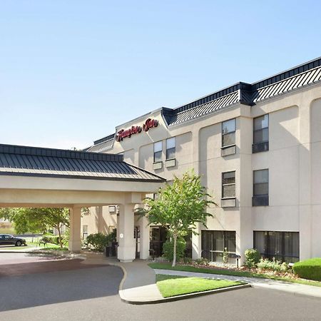 Hampton Inn Трейси Экстерьер фото