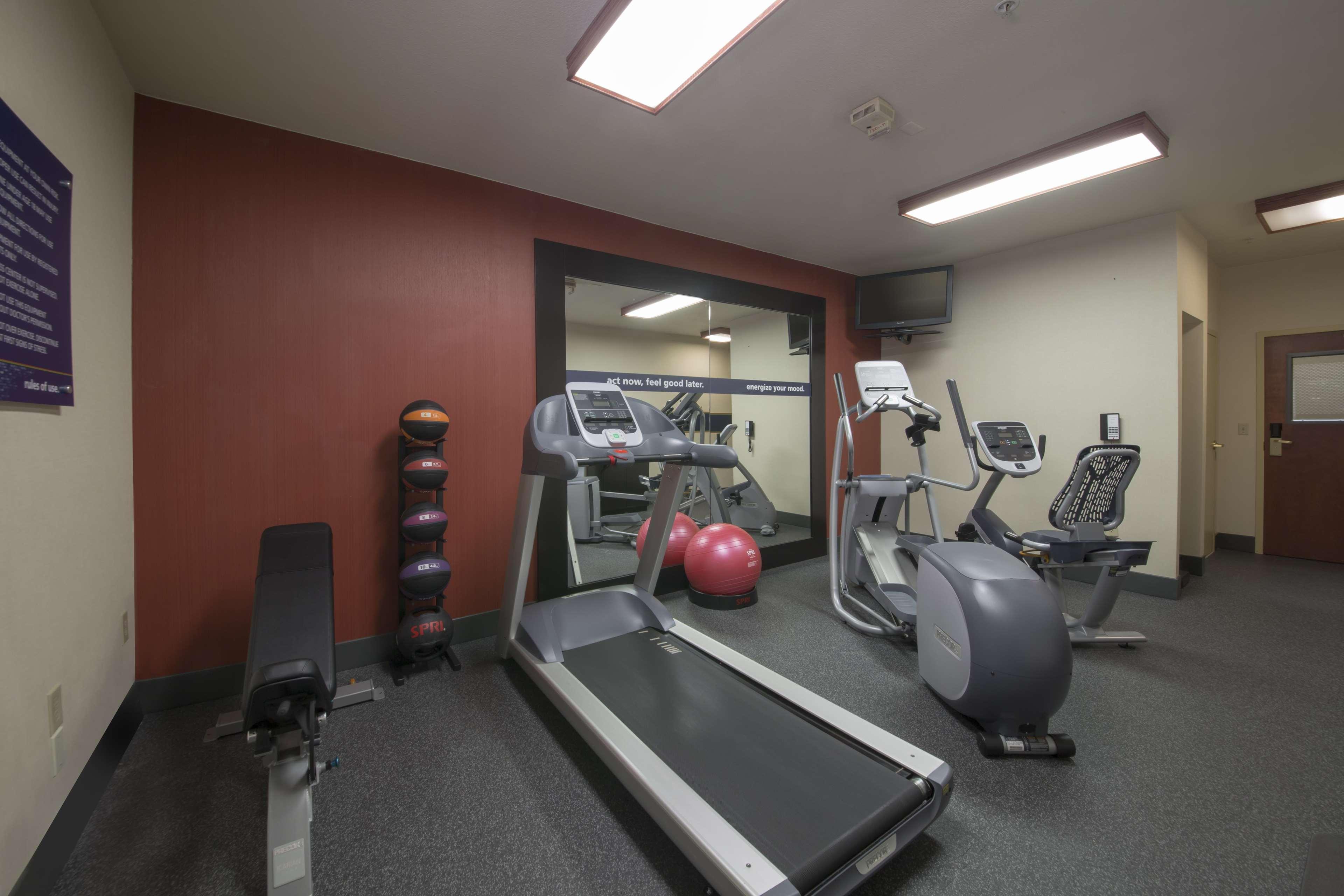 Hampton Inn Трейси Экстерьер фото