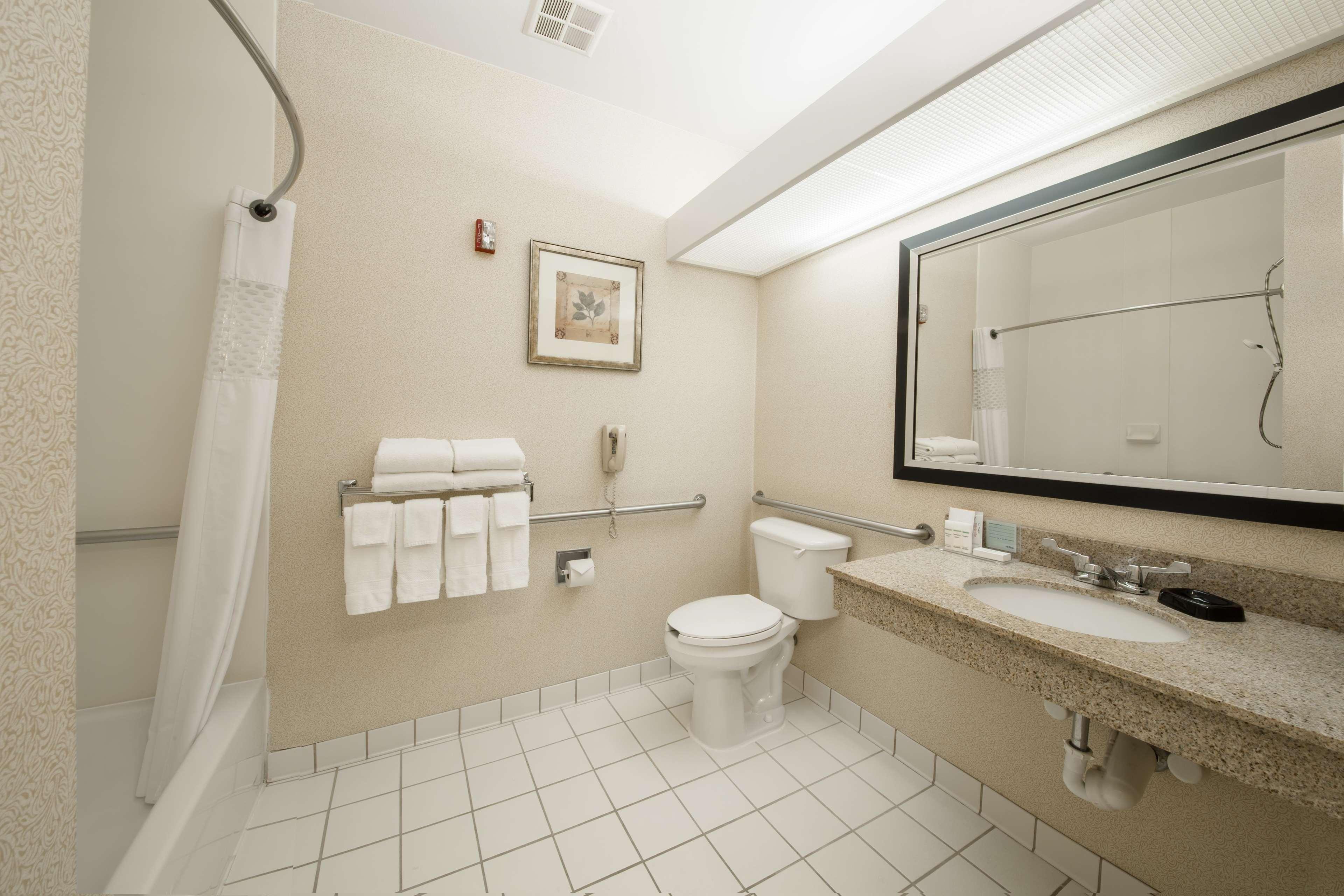 Hampton Inn Трейси Экстерьер фото
