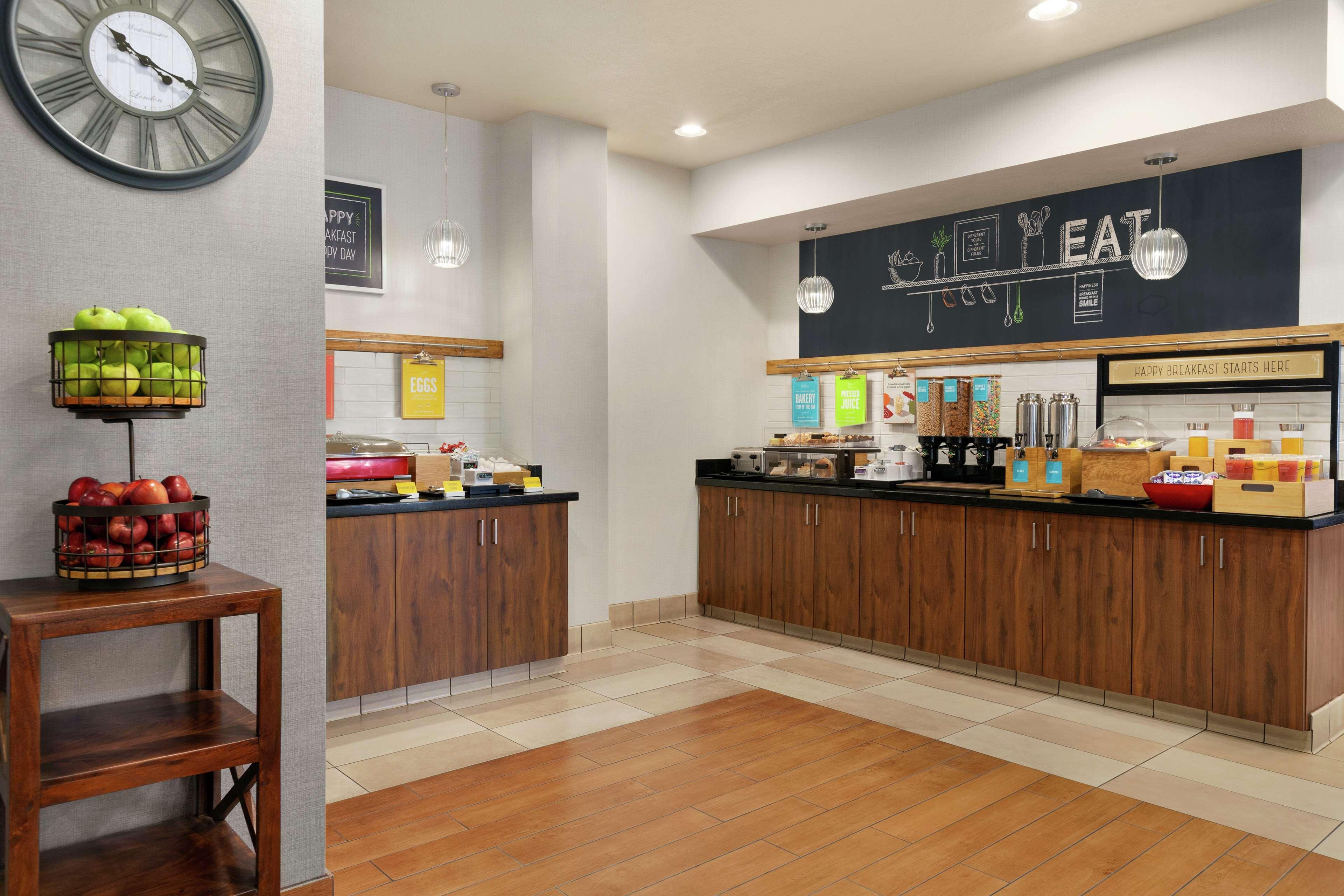 Hampton Inn Трейси Экстерьер фото