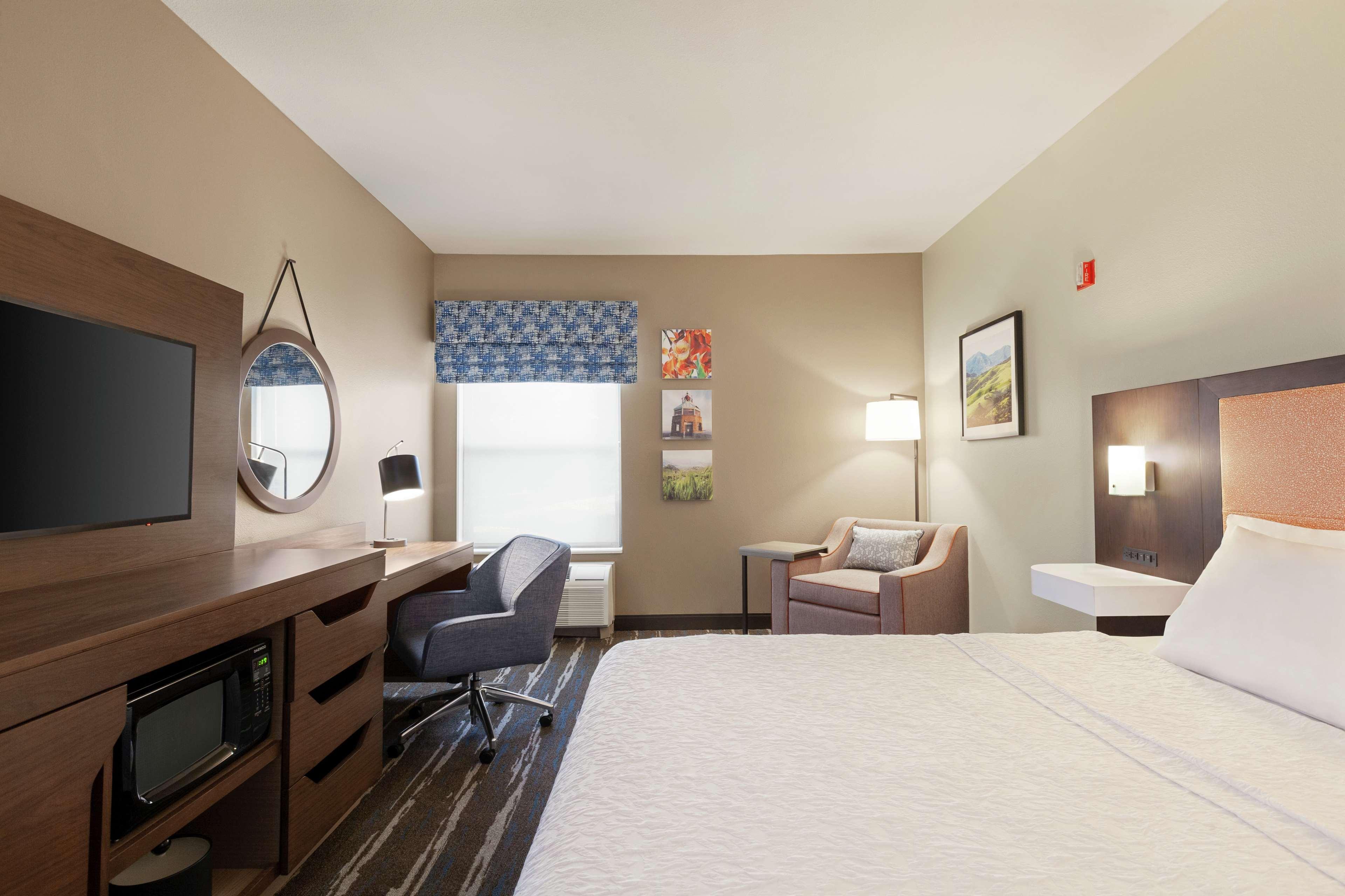 Hampton Inn Трейси Экстерьер фото