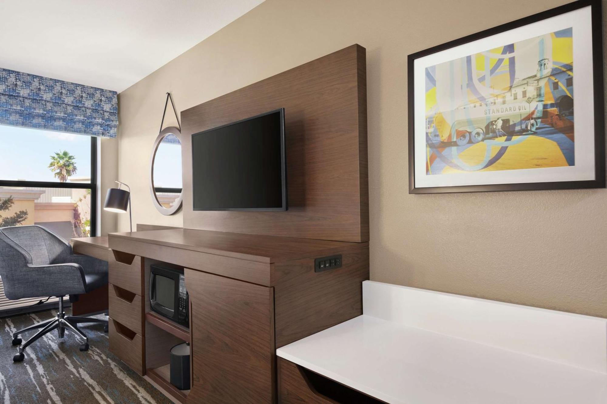 Hampton Inn Трейси Экстерьер фото