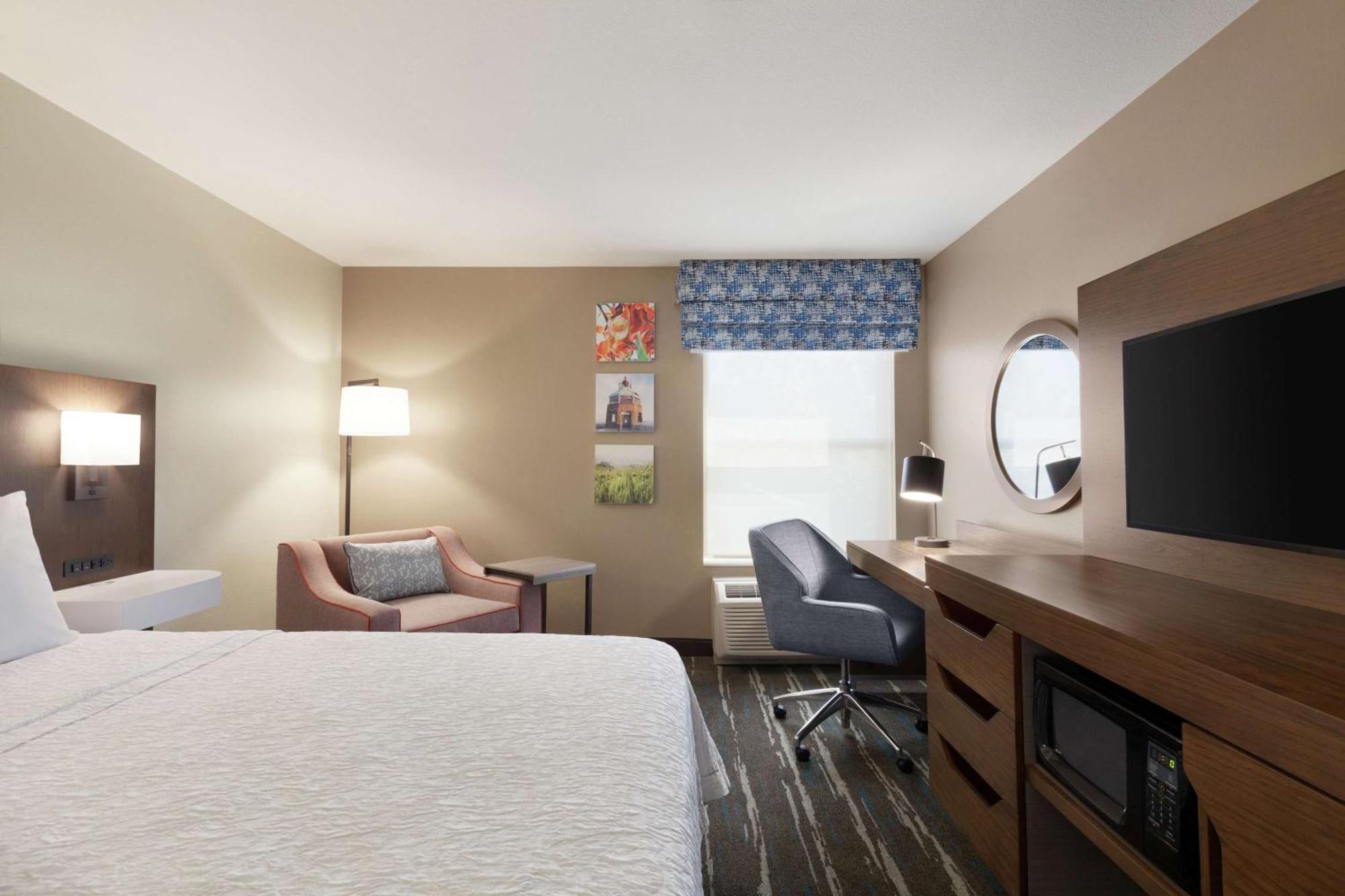Hampton Inn Трейси Экстерьер фото