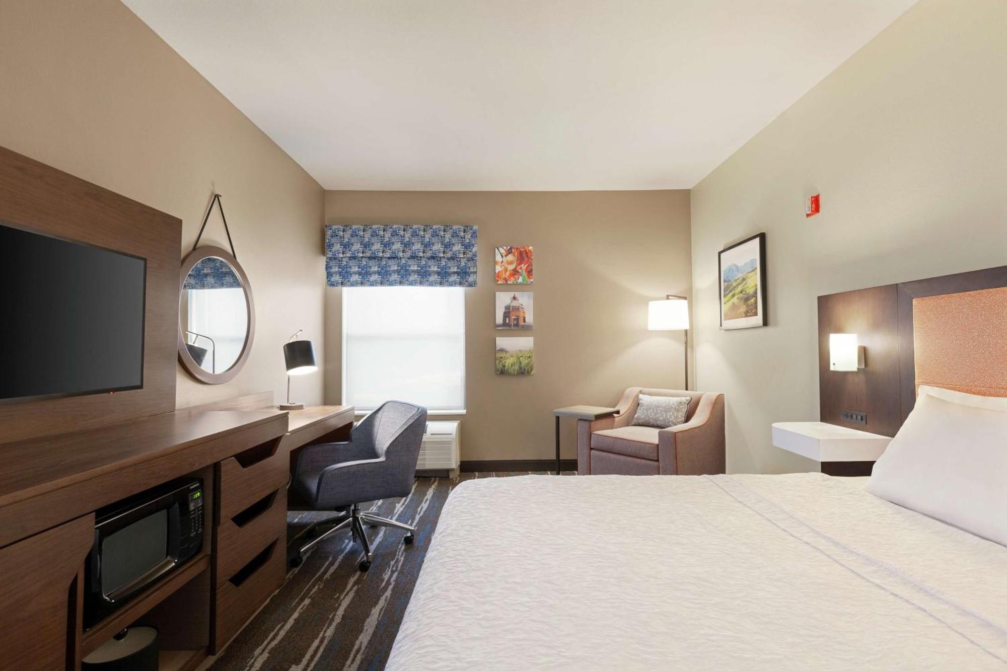 Hampton Inn Трейси Экстерьер фото