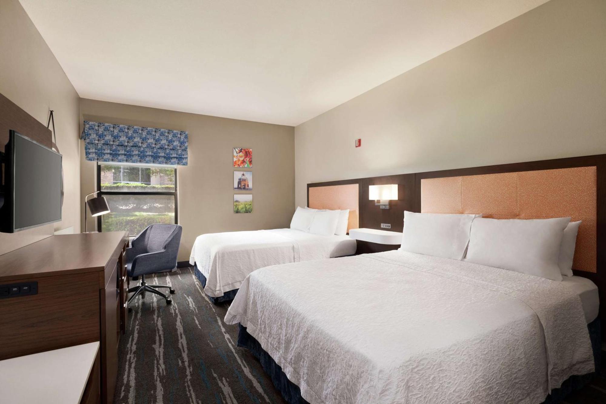 Hampton Inn Трейси Экстерьер фото