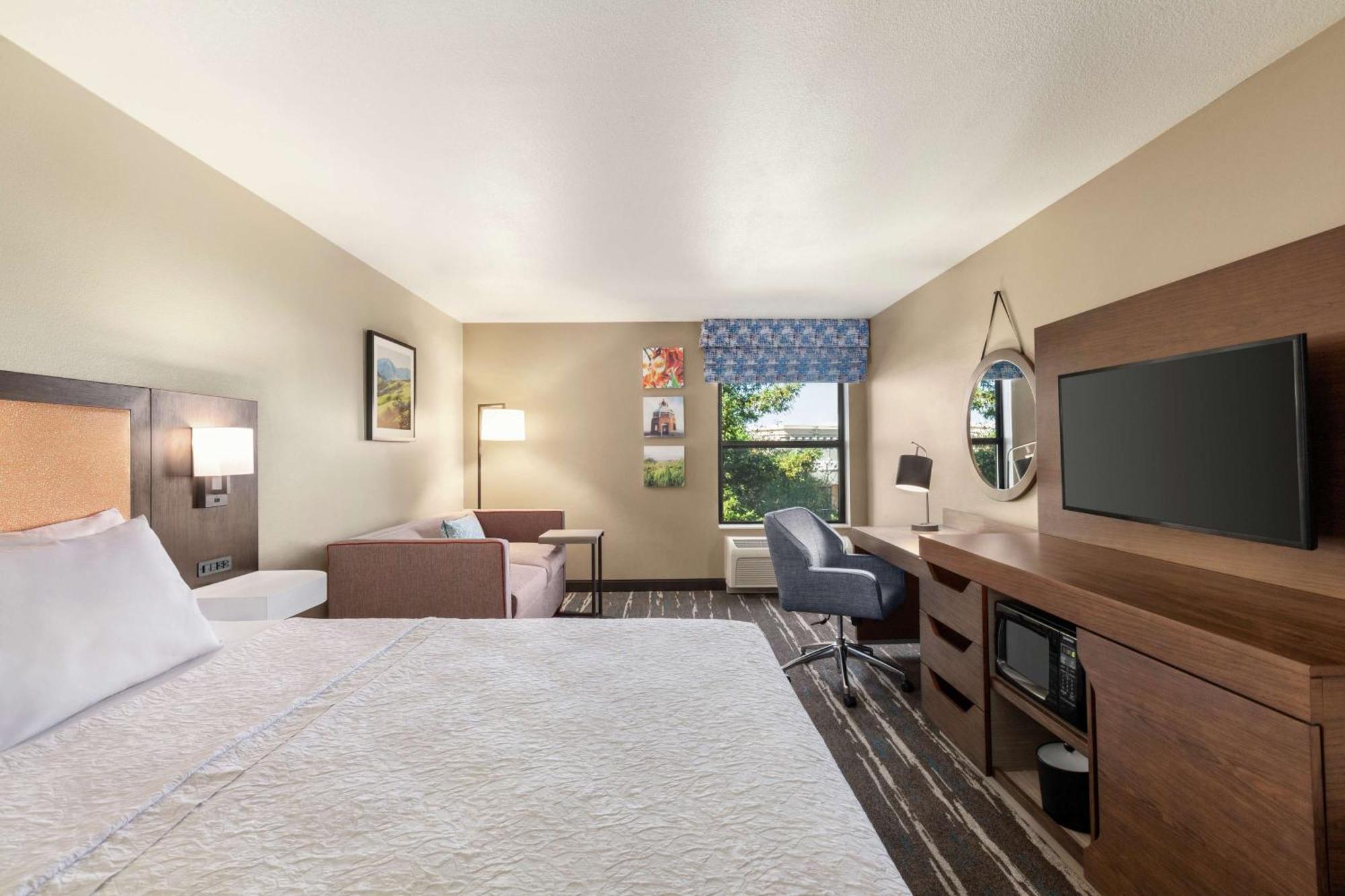 Hampton Inn Трейси Экстерьер фото