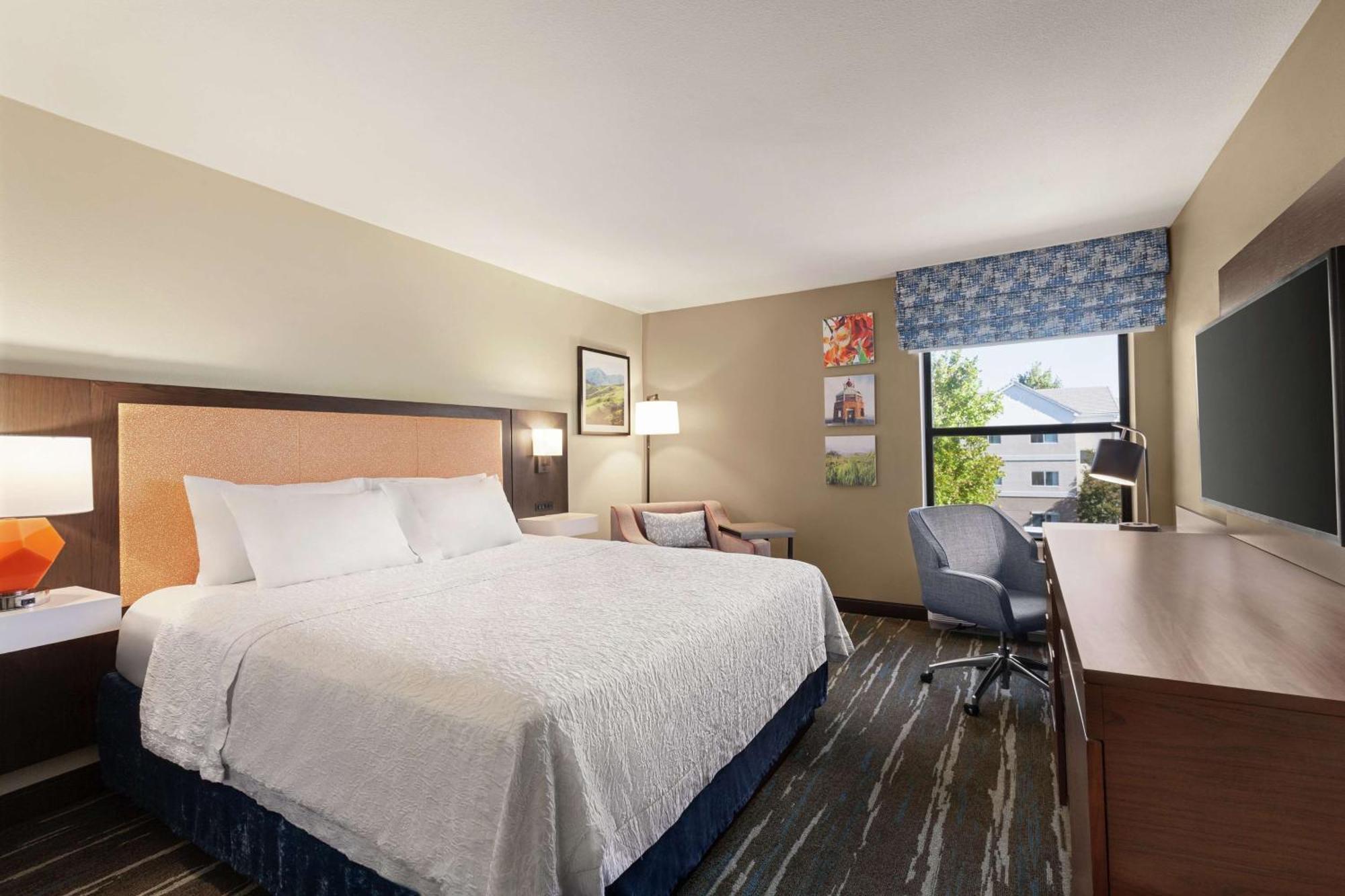 Hampton Inn Трейси Экстерьер фото
