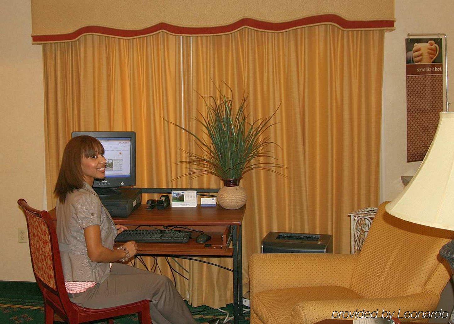 Hampton Inn Трейси Экстерьер фото