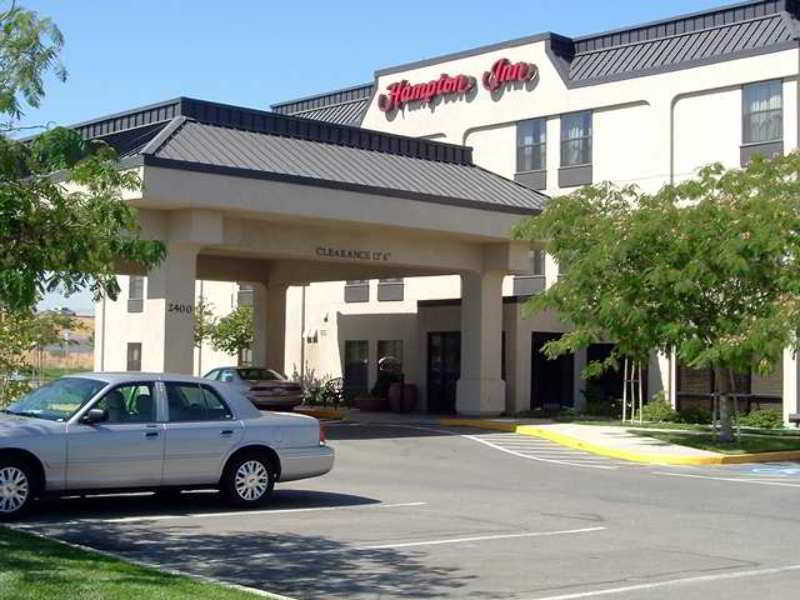 Hampton Inn Трейси Экстерьер фото